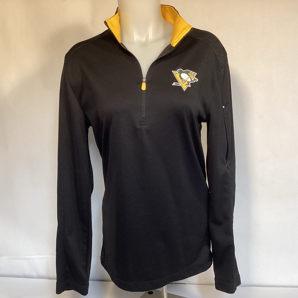 Majestic Pittsburgh Penguins  Women’s Black & Gold 1/4 zip pullover size small